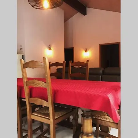 Maison Entiere Au Pied Du Plateau Du Retord 2 Sdb - Vouvray Holiday home Ochiaz