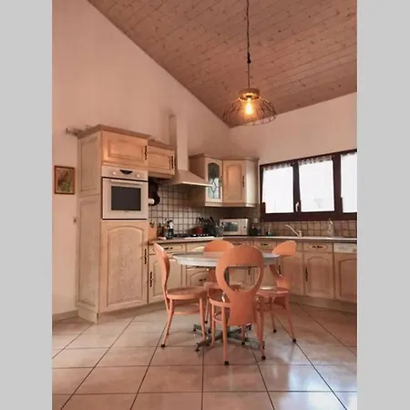 Maison Entiere Au Pied Du Plateau Du Retord 2 Sdb - Vouvray Holiday home