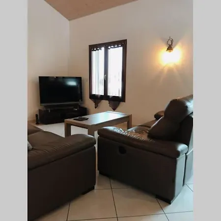 Maison Entiere Au Pied Du Plateau Du Retord 2 Sdb - Vouvray Holiday home *